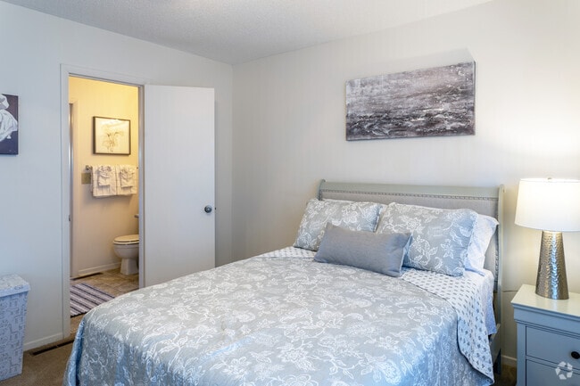 2BR, 1.5BA