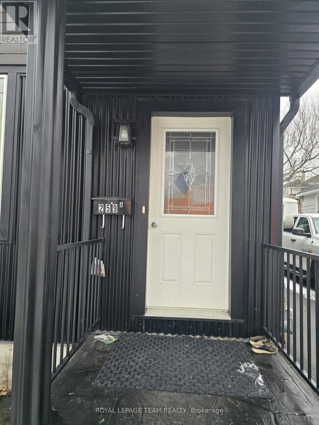 Photo - 259 Montfort St.