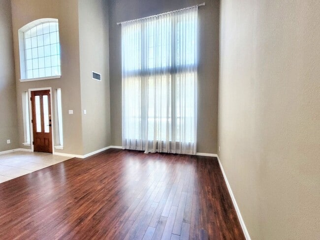 Photo - 1617 Sunterro-