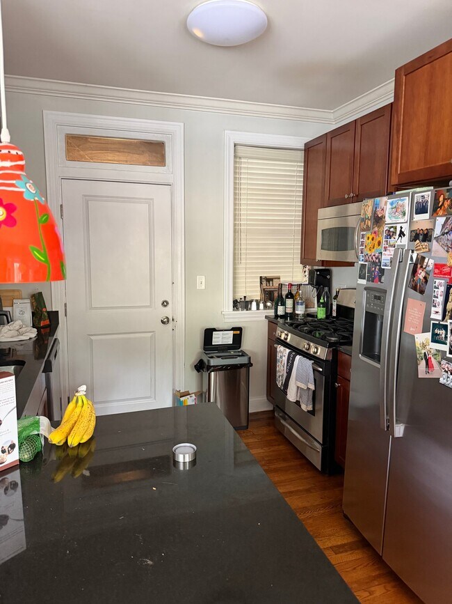 Photo - 720 W Addison St