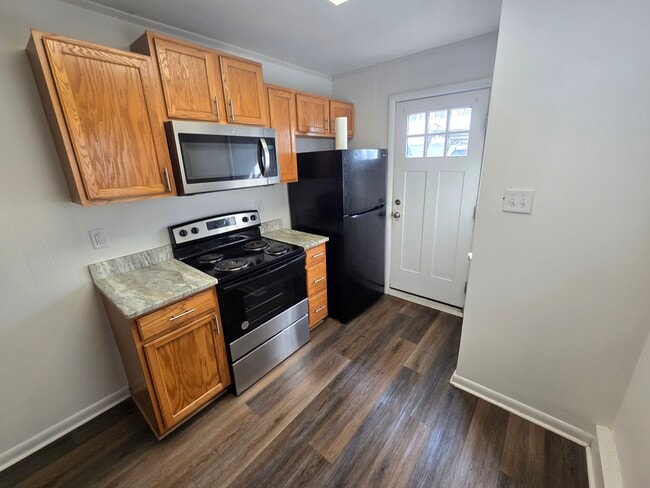 Building Photo - 146 Carver St