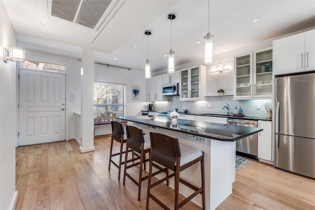 Building Photo - 7404 W Northwest Hwy Unit 3