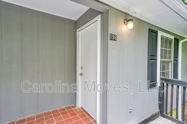 Photo - 196 McArthur St