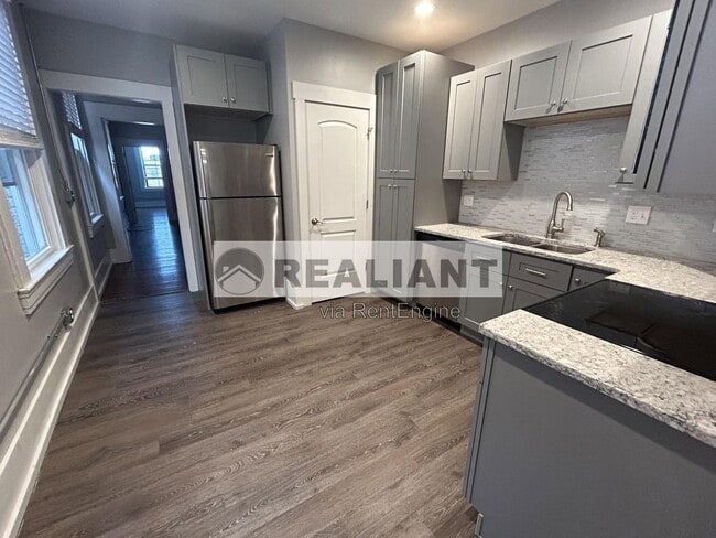 Photo - 15 W 8th St Unit Apartment 2