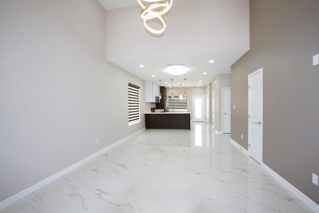 Photo - 2703 Harmony St