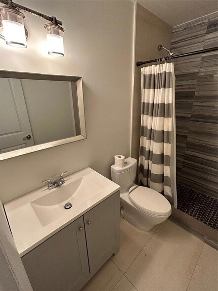 Photo - 2321 Grant St Unidad 2-B