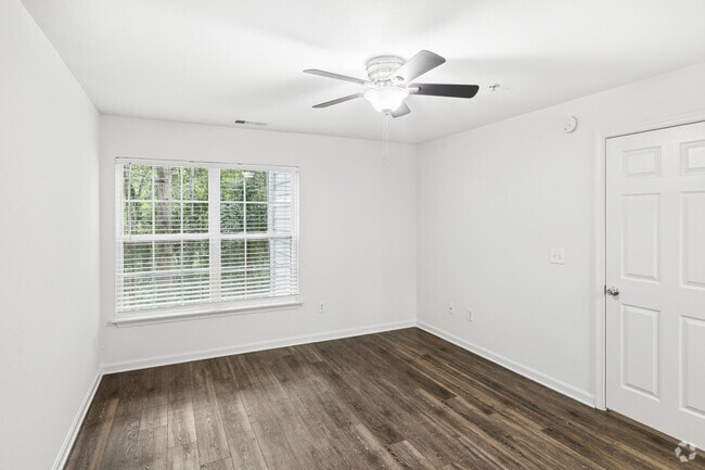 Redwood 3BR, 2BA - 1,176SF - Primary Bedroom
