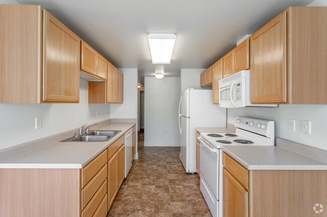 3BR, 2BA - 1,194 SF