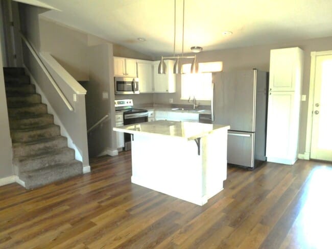 1325 Williams Cir