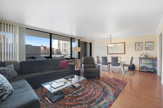 Photo - 1555 N Sandburg Ter Unit 201
