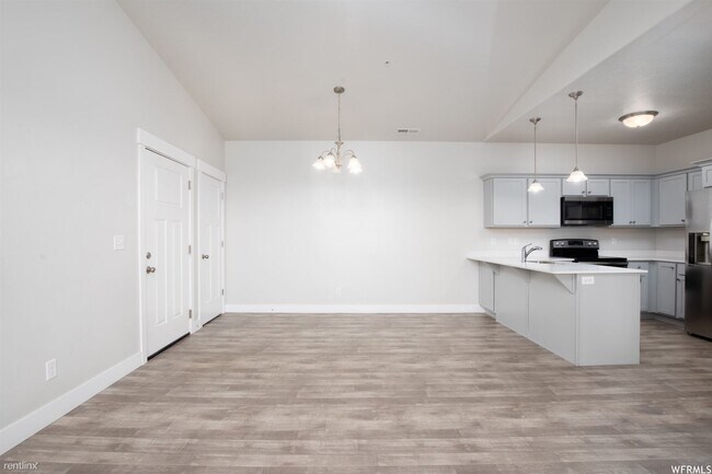 Photo - 3 br, 2 bath Condo - 2184 West Main Street...