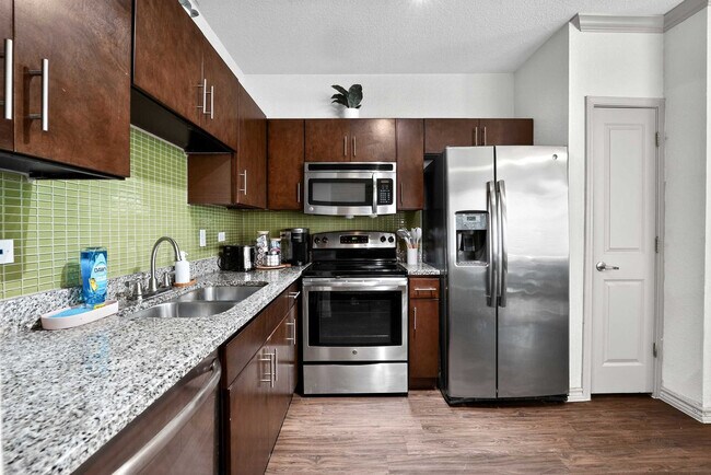 Photo - 800 W 26th St Unidad ID1356286P