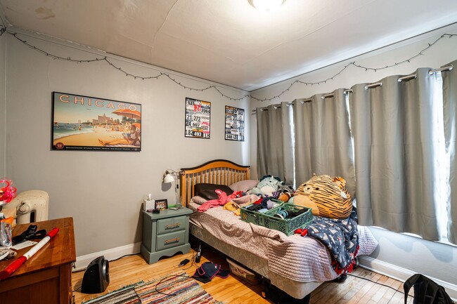 Photo - 4 Bedroom Near UWM Campus