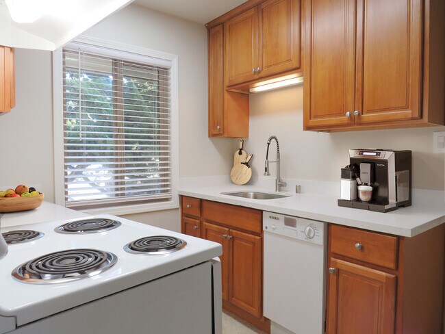 Photo - Hale Apartments