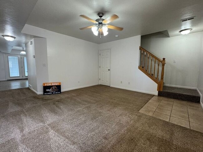 Photo - 3 bedroom 2.5 Bath Townhouse-Small Dogs Allowed