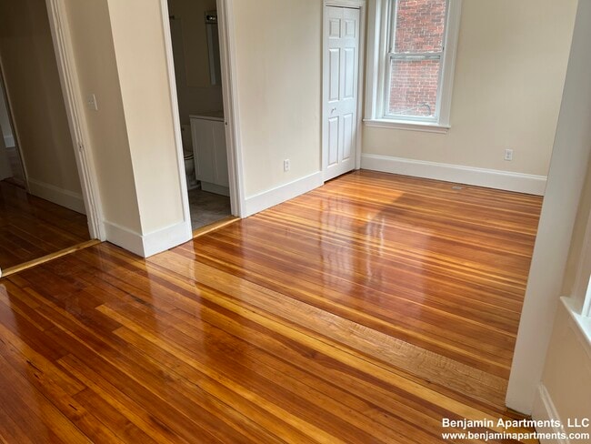 Photo - 8 Barrows St Apartments Unit 3