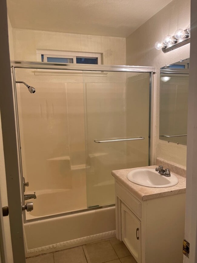 Photo - 2-Bedroom, 1.5-Bathroom Townhouse for Rent...