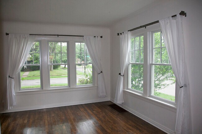 Photo - 1199 Plainfield Rd
