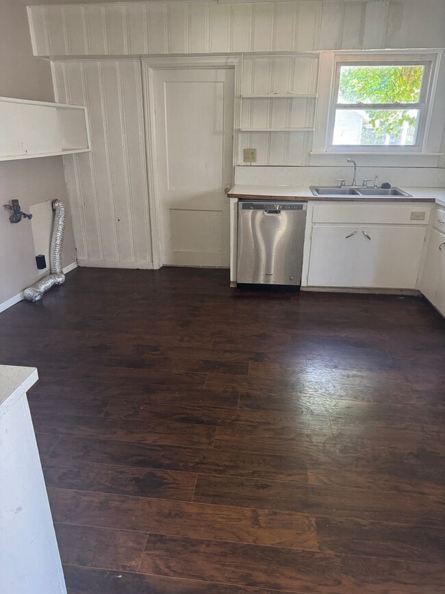 Photo - 409 N Wyandotte Ave