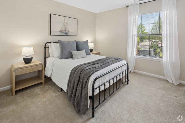 Iris Deluxe (Den) 2BR, 2BA w/Den - 1,171SF - Second Bedroom