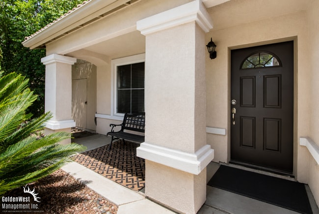 Bright & Spacious 4Bdm and 3Ba Home in Escondido!