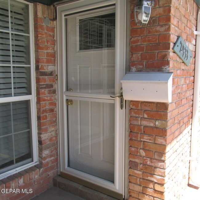 Photo - 2933 Wedgewood Dr