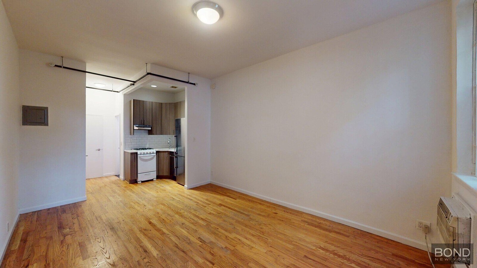 Photo - 347 E 76th St Apartamento Unidad 1B