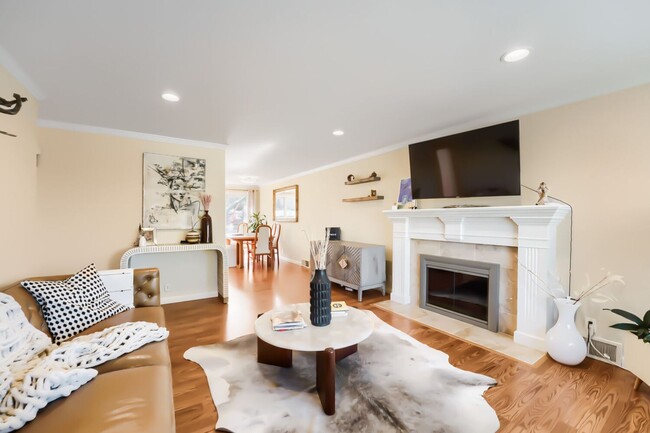 7541 S Sunnycrest Rd