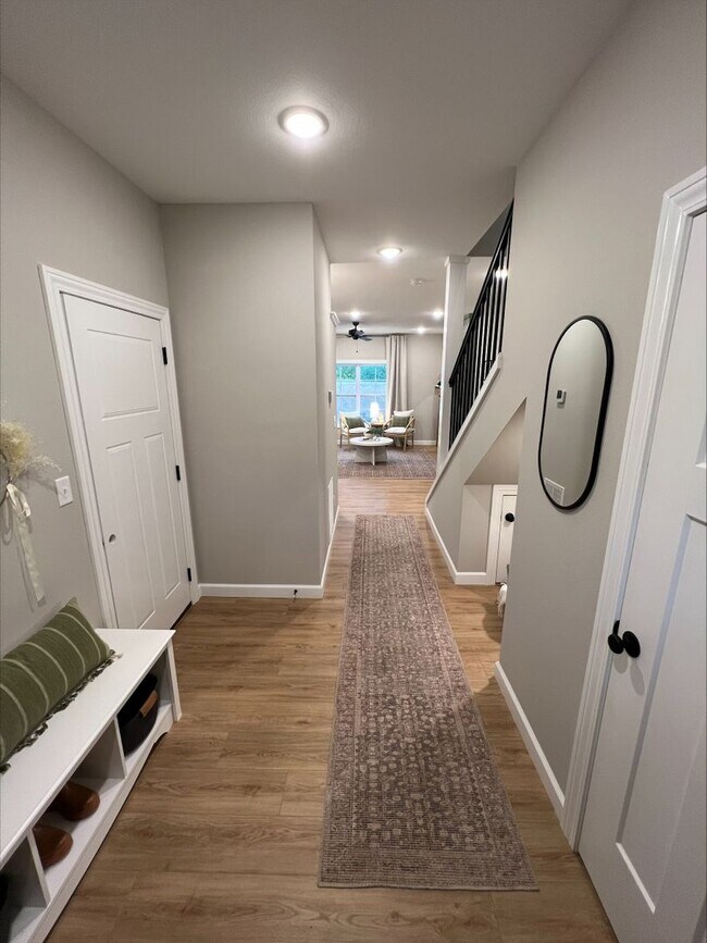 Photo - 7698-MF2-E4 Unit A