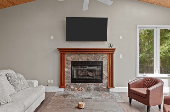 Photo - 104 Balboa Ct