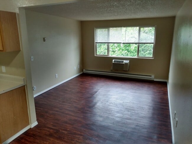 2 bedroom, 1 bath upstairs apartment - Gra... - 2 bedroom, 1 bath upstairs apartment - Gra...