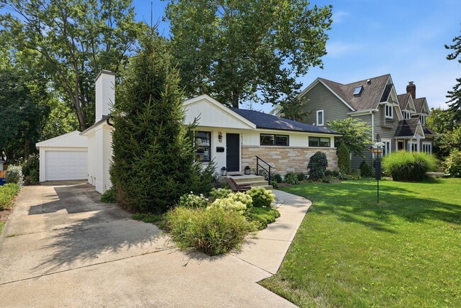 Photo - 1526 E Forest Ave