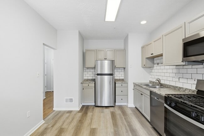 Photo - 5905 Grenfell Loop