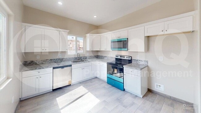 Building Photo - 1605 N Yavapai St