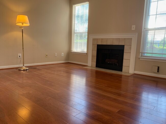 Photo - 20303 Beechwood Ter Unit 103