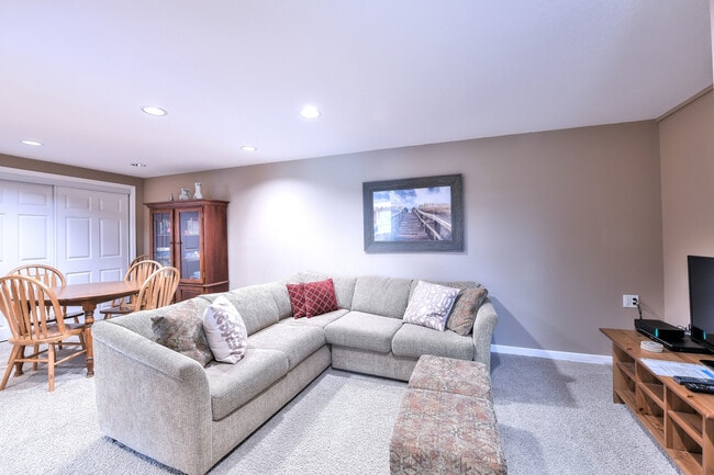 Photo - 2739 Leyland Trail