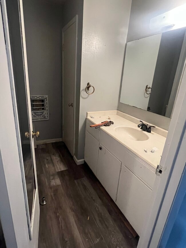 Photo - 2217 Lakeland St