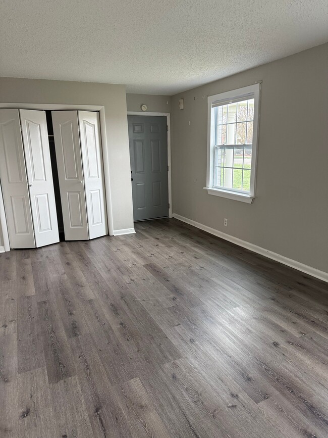 Photo - 1120 N Maple St Unidad Apt B
