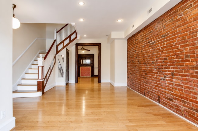 Photo - 2811 11th St NW Unidad A