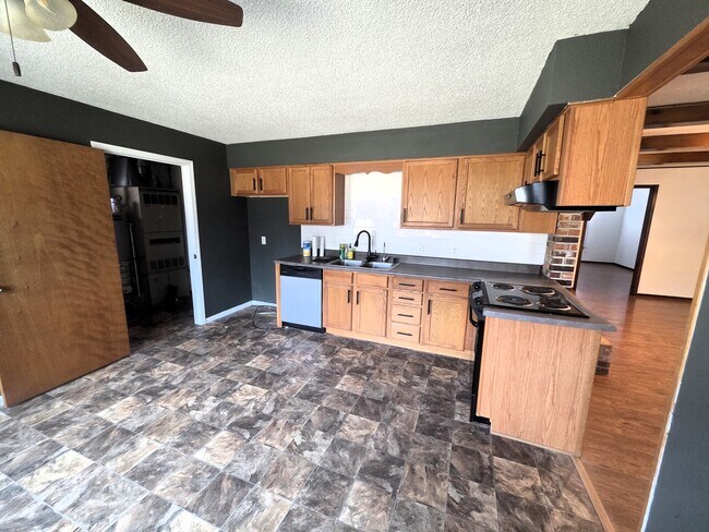 Photo - 3345 S Jefferson Ave