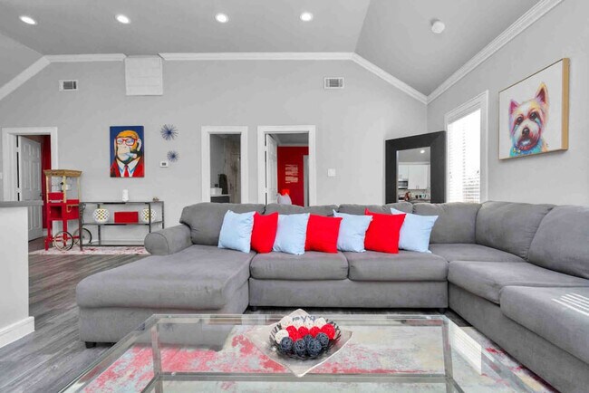 Photo - 2615 Arbor St Unidad FL2-ID1047946P