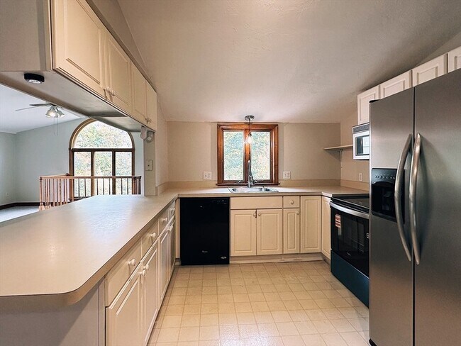 Photo - 44 Elm St Unit 3