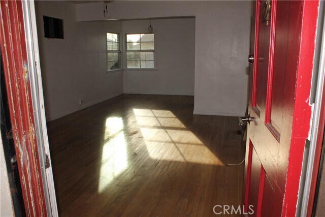 Photo - 6109 Riverton Ave