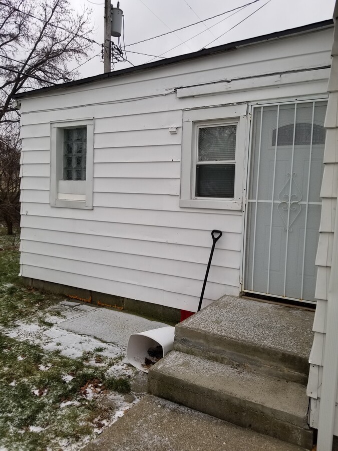 Photo - 3723 W 139th St