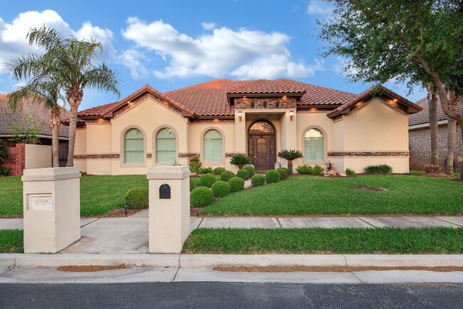 Building Photo - 5706 N 3rd Ln