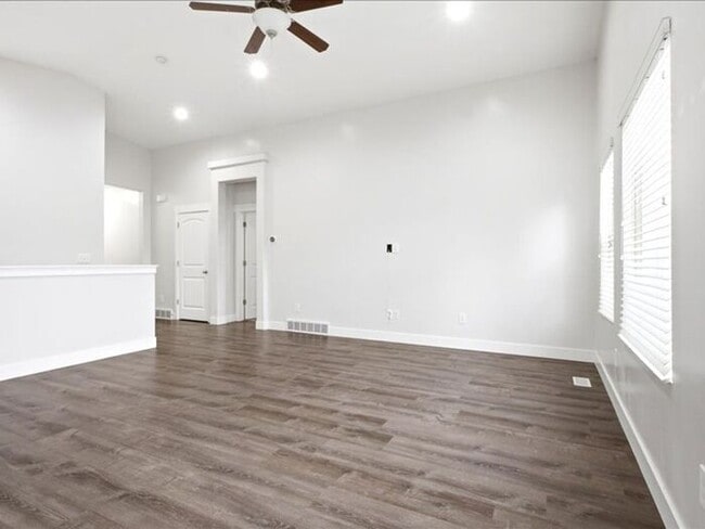 Photo - S Jordan-Beautiful 5 bed 3 bath family home