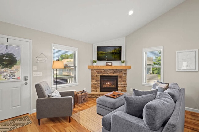 Building Photo - 263 Camp Rock Rd Rental