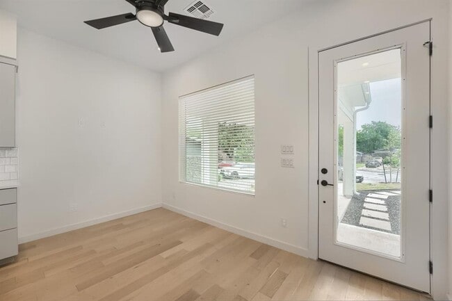 Photo - 3204 Overcup Oak Dr Unit B