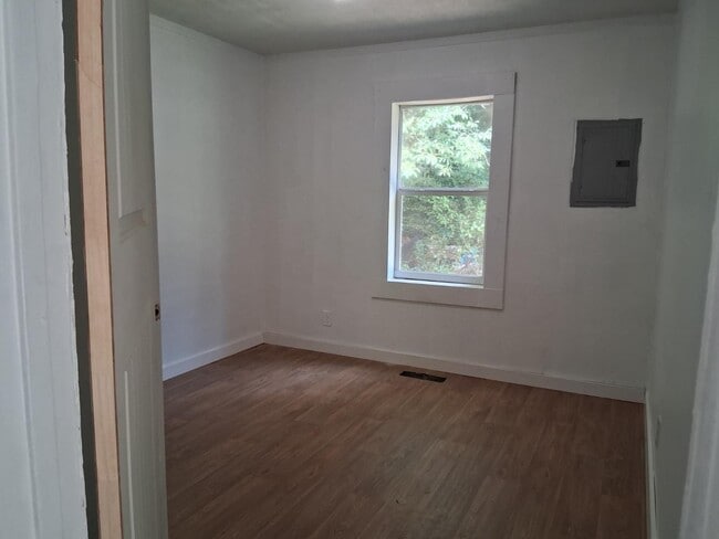 Photo - 40 Skylark Cir