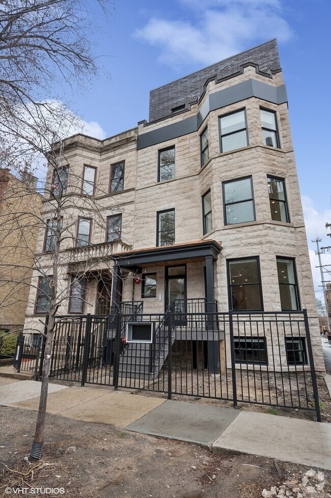 Building Photo - 3615 N Wilton Ave Rental